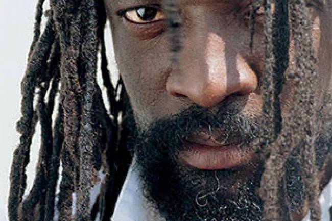 Assassinat de Lucky Dube en 2007, Azerbaïdjan indépendant vis a vis de l'Union soviétique en 1991, attentat-suicide au Pakistan en 2007...Voici quelques événements marquants du 18 octobre dans le monde.