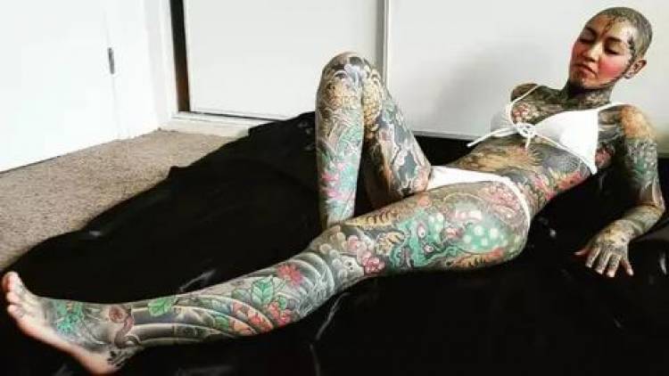 Insolite !!! Elle a dépensé plus de 20.000€ pour se faire tatouer tout son corps !