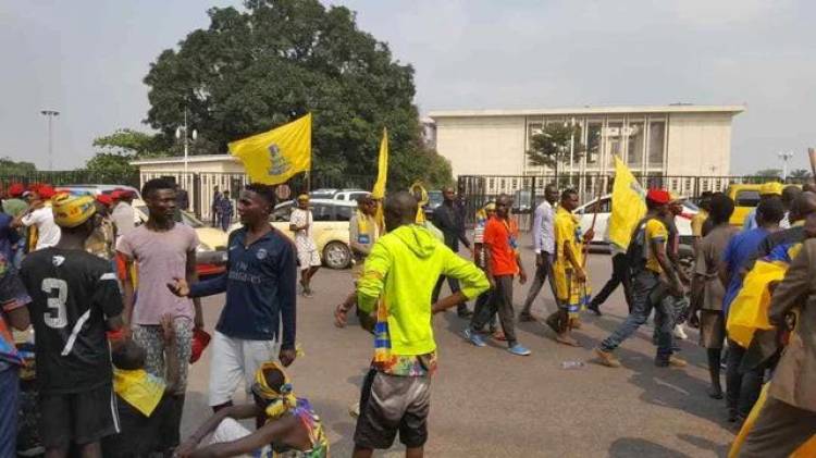 Affaire pétition Mabunda: Affrontements entre militants du PPRD et de l’UDPS devant le palais du peuple de la RDCongo