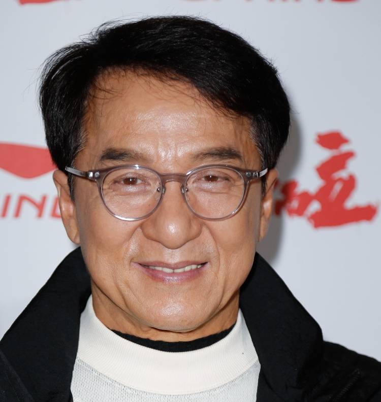 Jackie Chan souffle sur ses 67 bougies