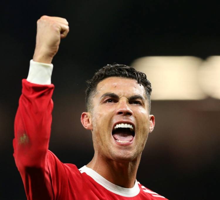 Cristiano Ronaldo, le désormais "Meilleur buteur de tous les temps" a franchi la barre de 800 buts !