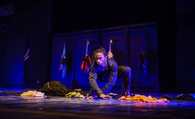Le Danseur Congolais Baptista Kawa dans une tournée en Afrique Occidentale pour le compte de la Danse Contemporaine