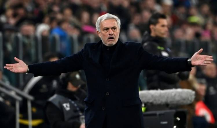 José Mourinho limogé par l'AS Rome