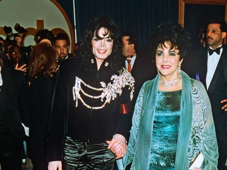 Liz Taylor et Michael Jackson: une amitié pure de l'histoire des célébrités 