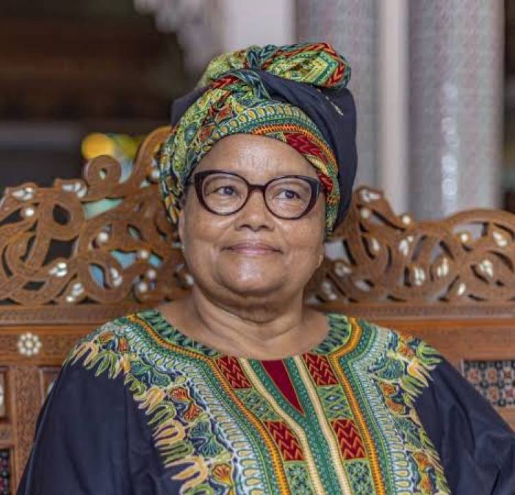 Parlons de Maman Bobi Ladawa, veuve Mobutu, mère biologique de Nzanga