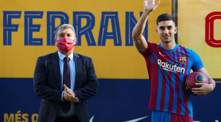 Coup dur pour le Barça: Ferran Torres et Pedri touchés par le coronavirus.