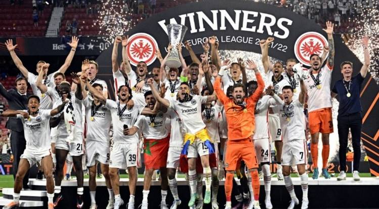 L'Eintracht triomphe ! Les "Aigles" planent sur l'Europe remportant l'Europa League !