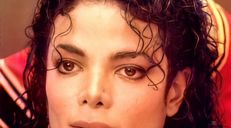 Bouteille d'urine, masque à oxygène, dentifrice,... Retour sur la mort troublante de Michael Jackson
