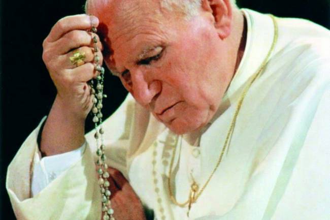 15 ans après sa mort, qu'est-ce qu'il faut retenir du Pape Jean-Paul II ?